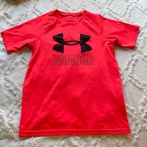 Boys Under Armor Size Medium Loose Orange T-shirt
